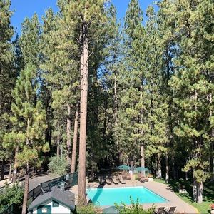 Meet your Posher, Dena